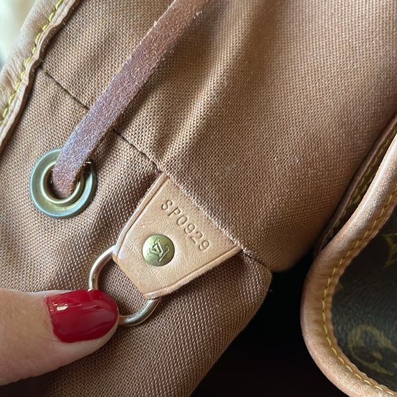 Louis Vuitton Monogram Montsouris GM Backpack - Picture 14 of 17